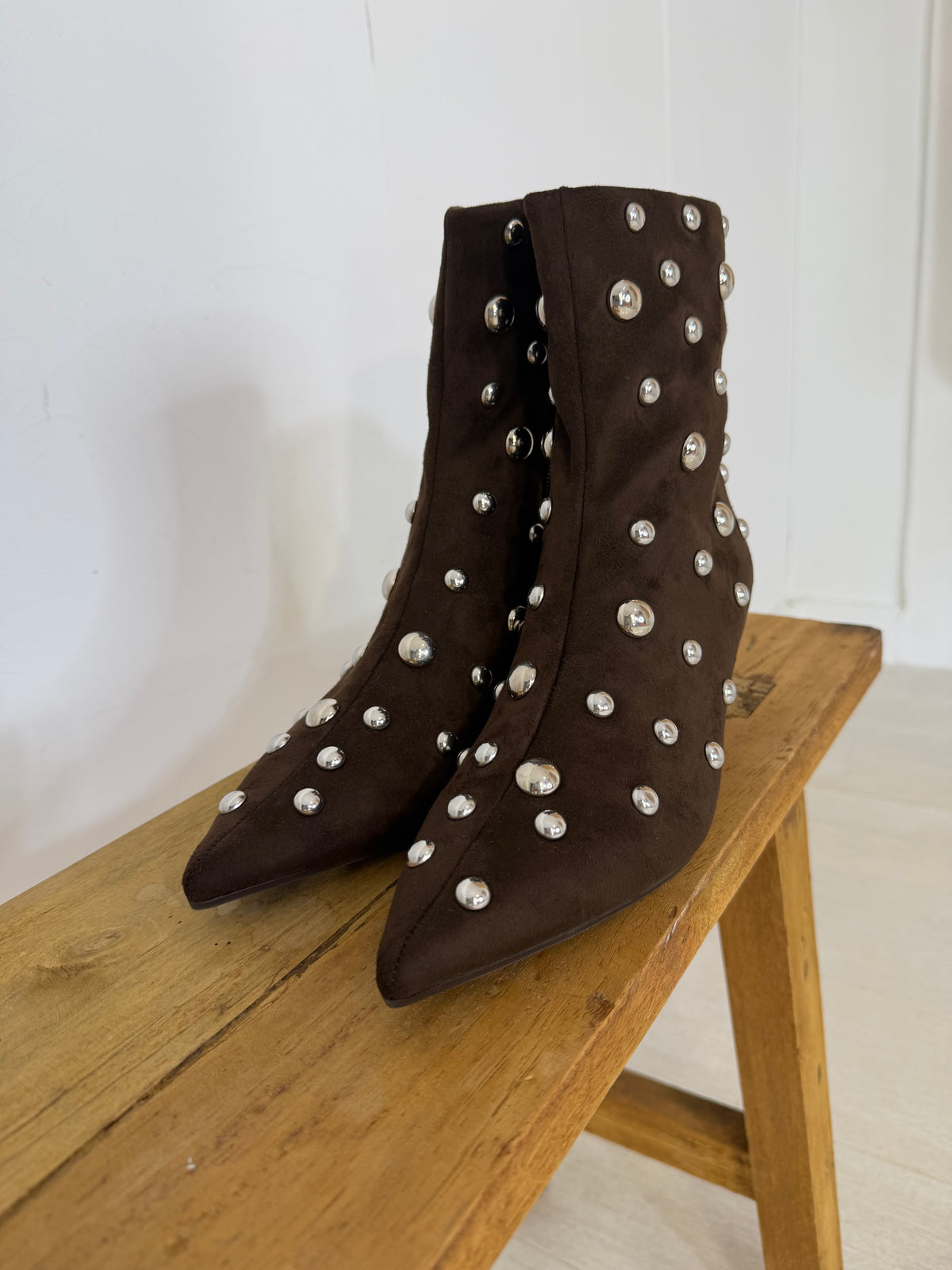 Botas Corina tachas