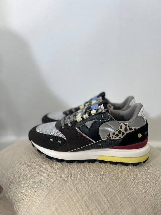 Ténis Vitória Negro