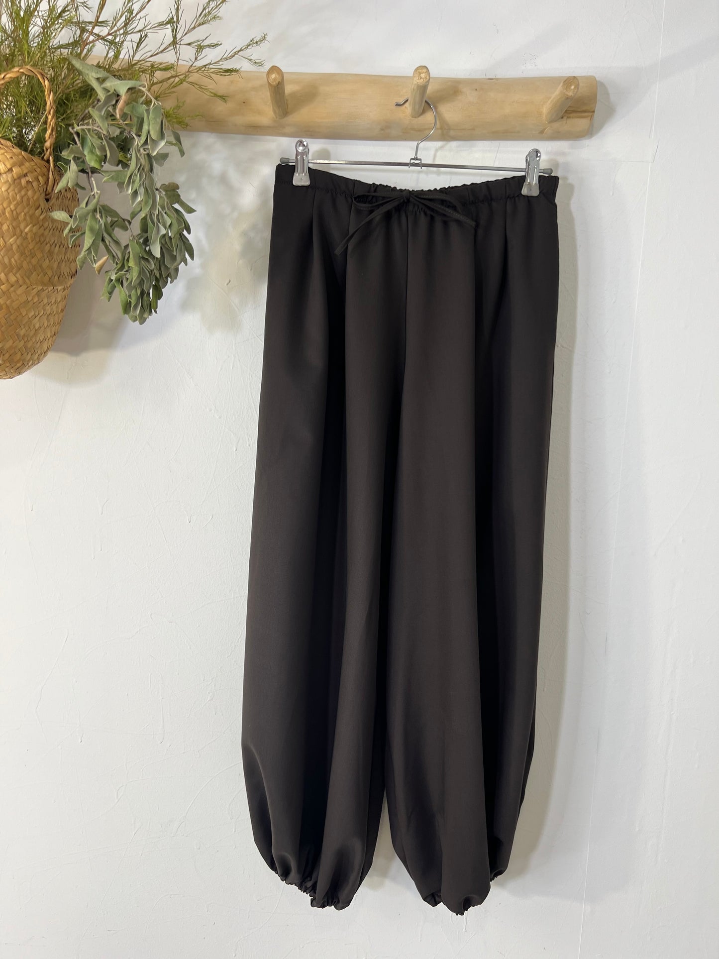 Calça Monda castanho