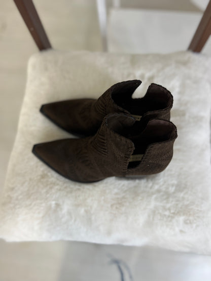 Botins Corina Brown