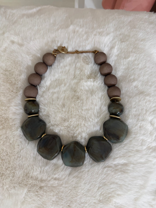 Colar taupe/green