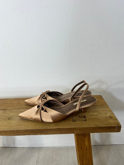Sapatos cetim camel
