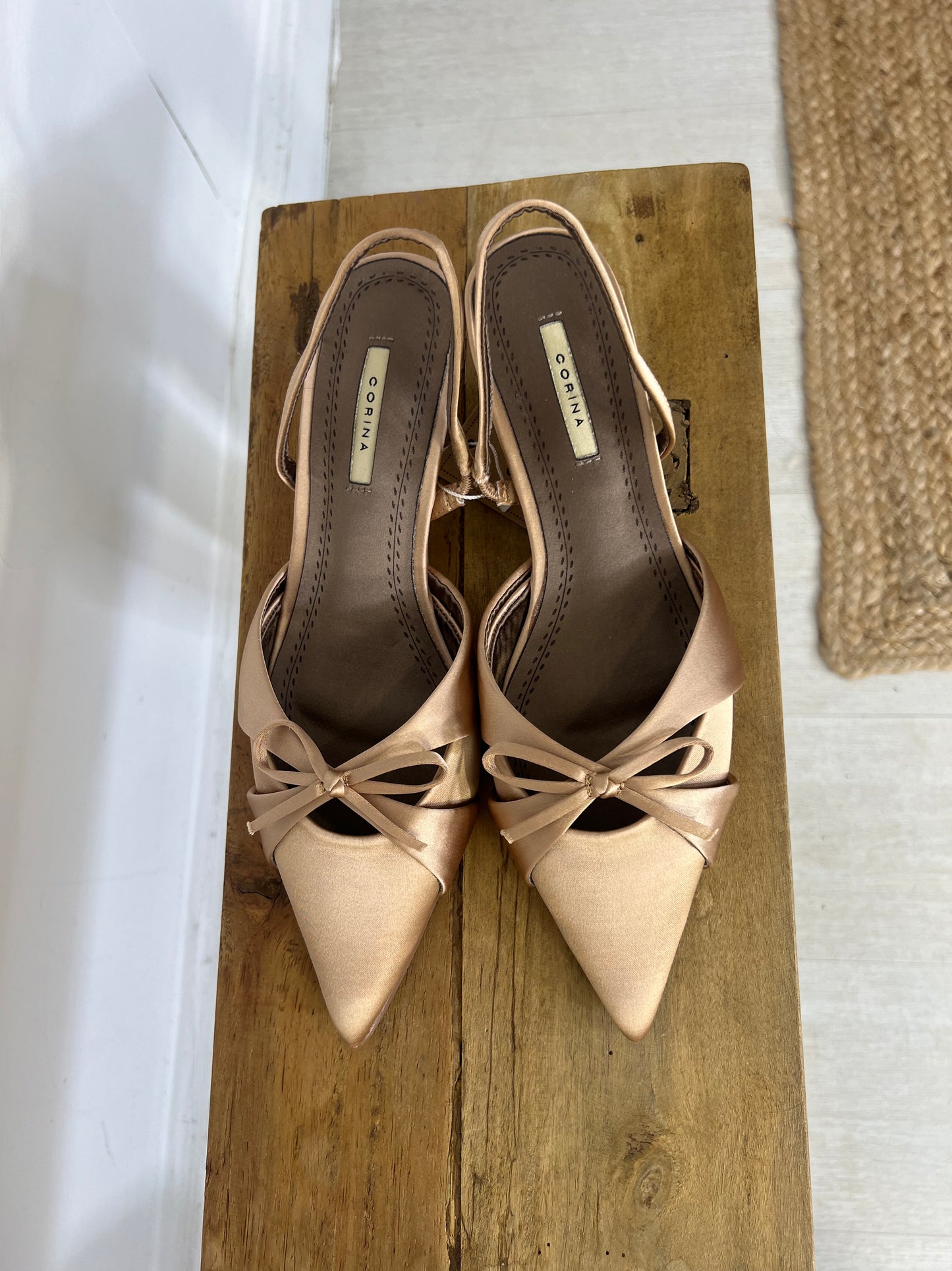 Sapatos cetim camel