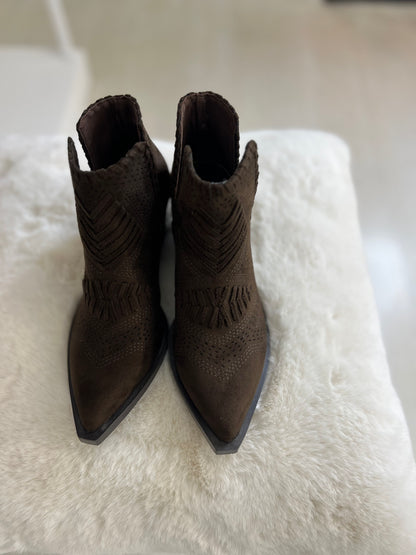 Botins Corina Brown
