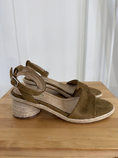 Sandálias Corina camel