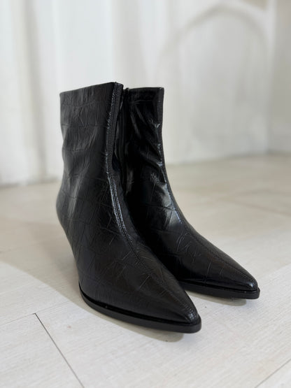 Botins Corina preto
