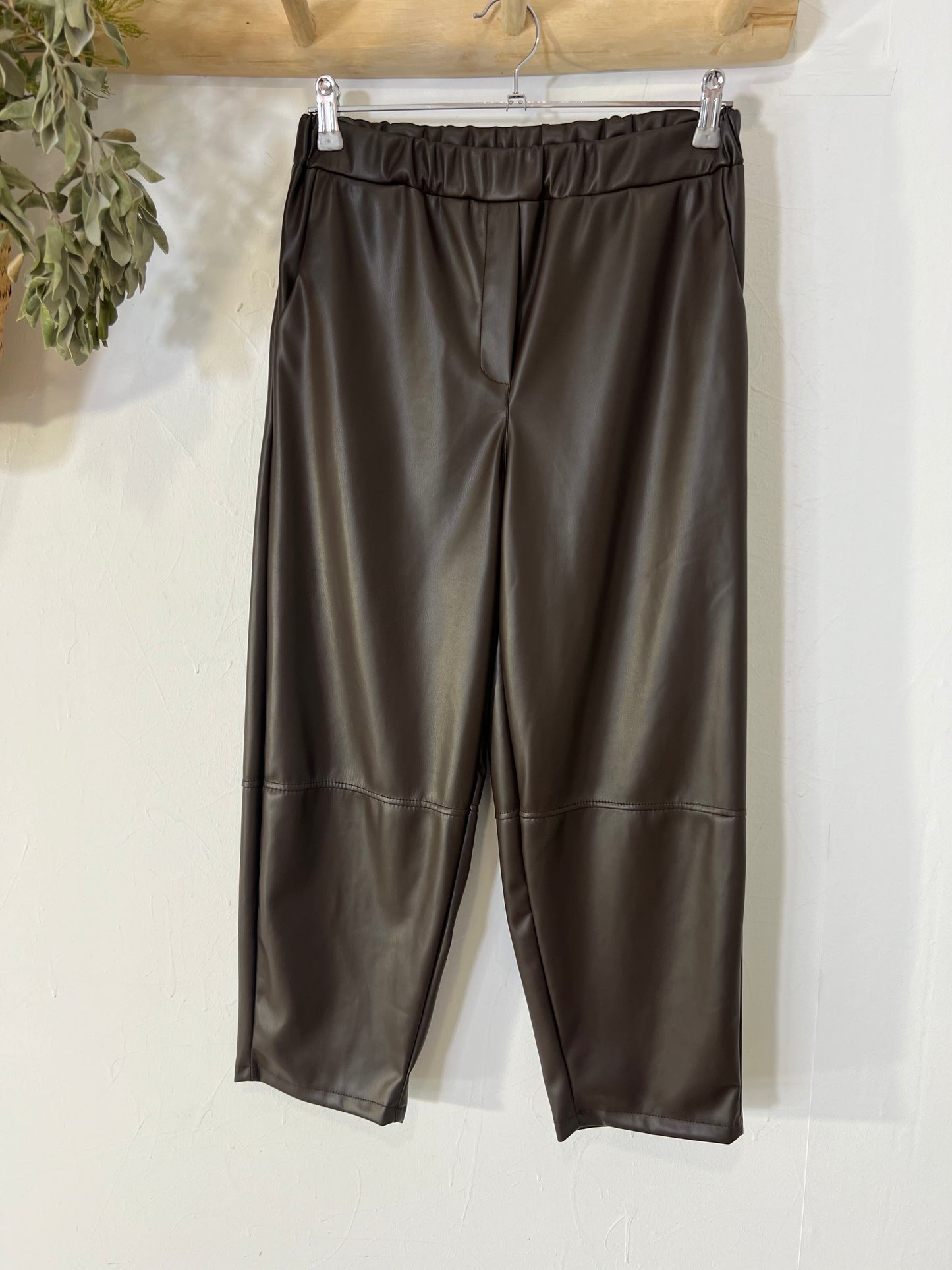 Calça Cavalos castanho