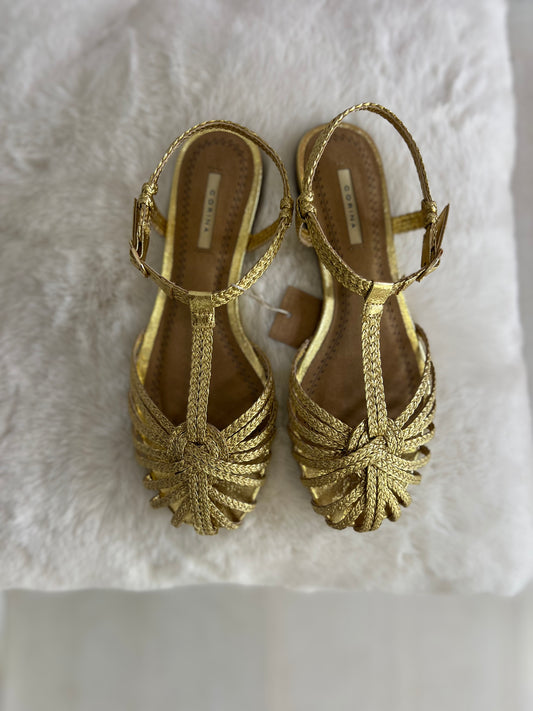 Sapatos dourados Corina