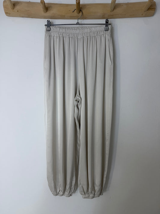 Calça Lorena beje